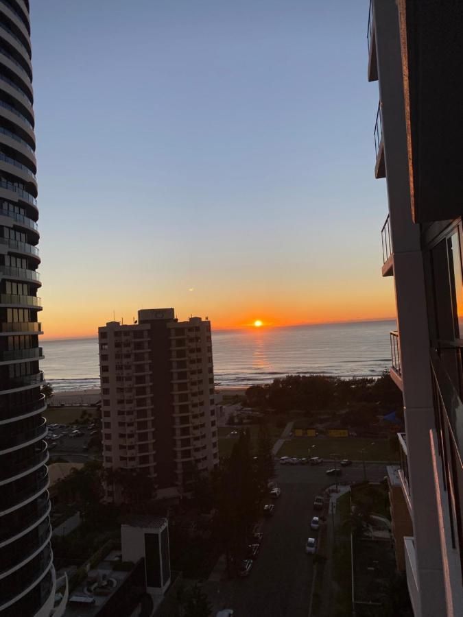 Koko Luxury Apartment In Broadbeach Gold Coast Exterior photo