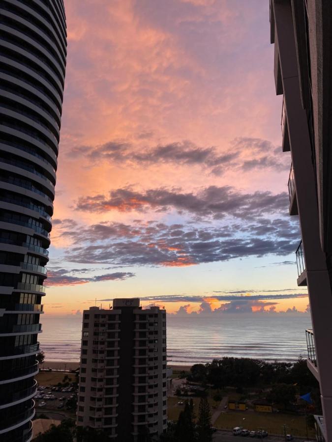 Koko Luxury Apartment In Broadbeach Gold Coast Exterior photo